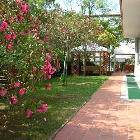 Hotel Eden ลินญาโน ซับเบียโดโร ภายนอก รูปภาพ