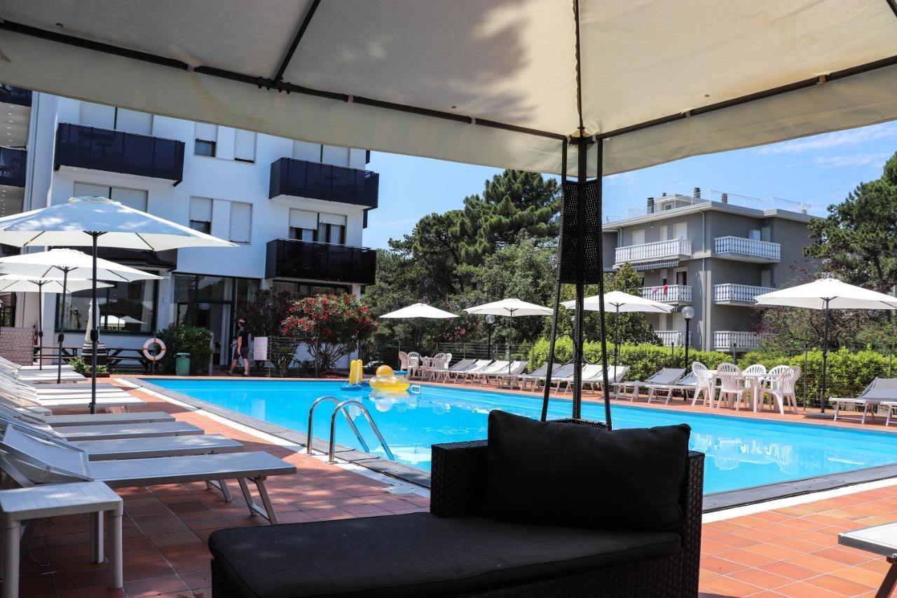 Hotel Eden ลินญาโน ซับเบียโดโร ภายนอก รูปภาพ