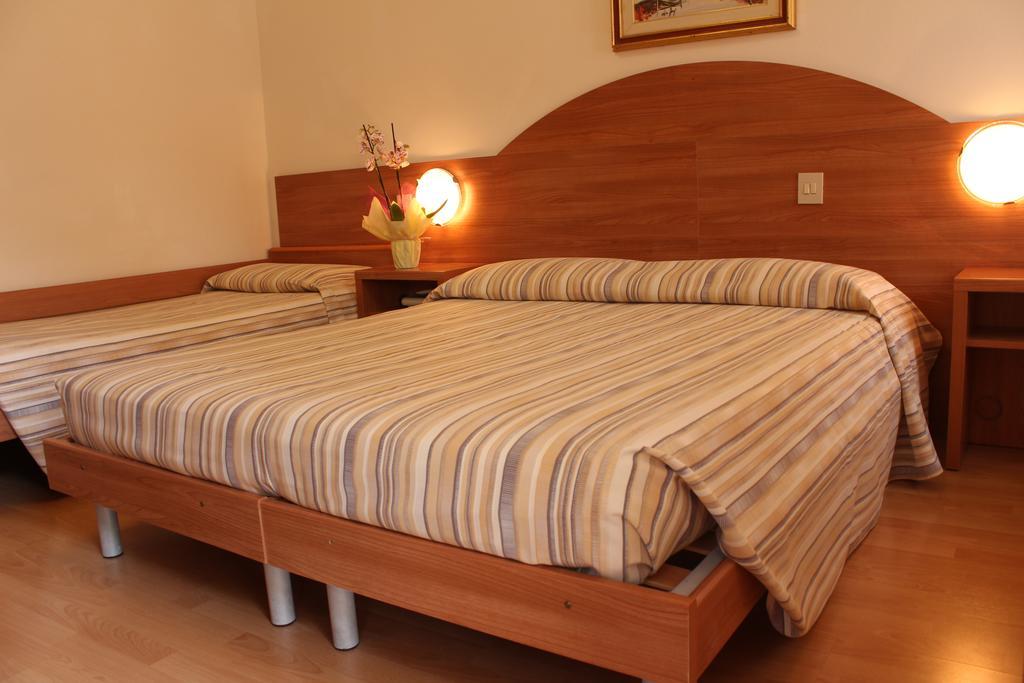 Hotel Eden ลินญาโน ซับเบียโดโร ภายนอก รูปภาพ