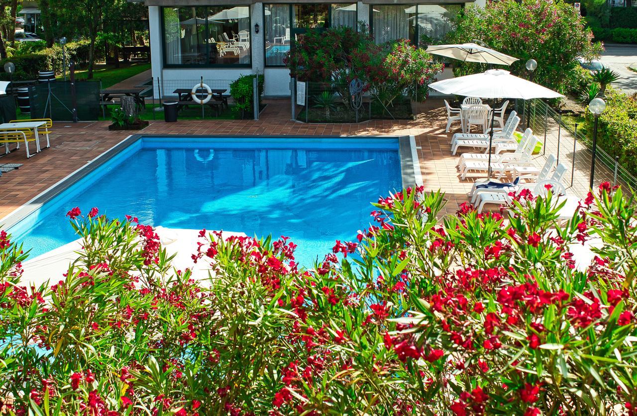 Hotel Eden ลินญาโน ซับเบียโดโร ภายนอก รูปภาพ