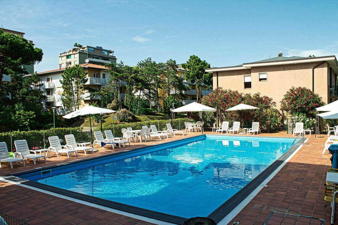 Hotel Eden ลินญาโน ซับเบียโดโร ภายนอก รูปภาพ