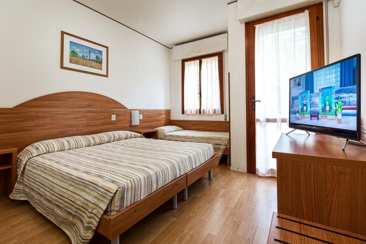 Hotel Eden ลินญาโน ซับเบียโดโร ภายนอก รูปภาพ