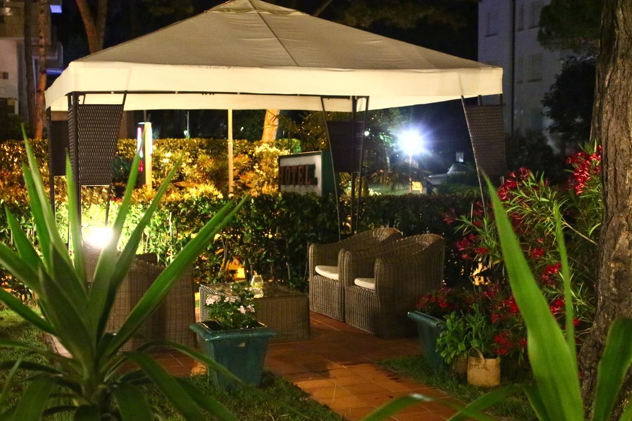 Hotel Eden ลินญาโน ซับเบียโดโร ภายนอก รูปภาพ