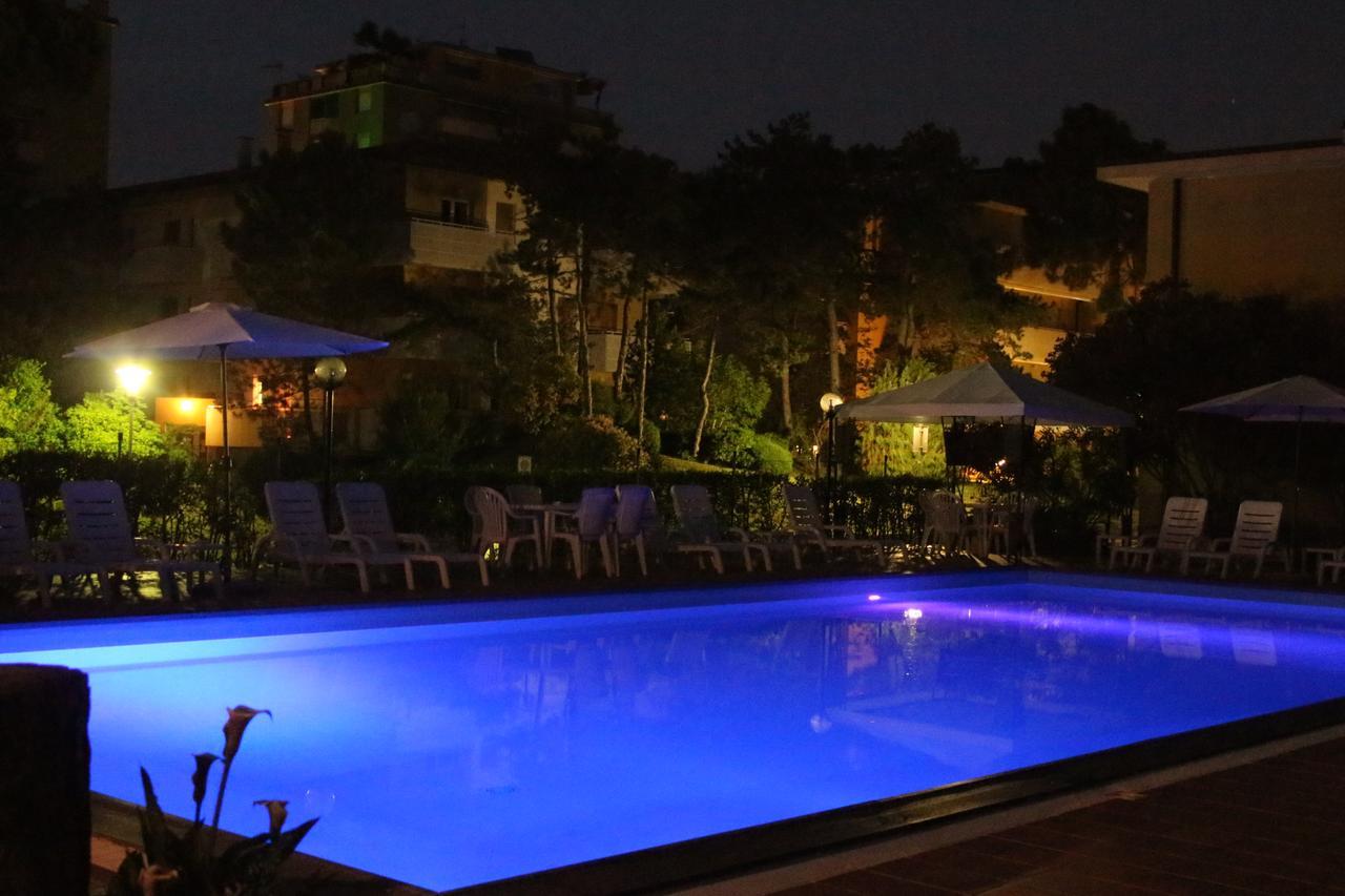 Hotel Eden ลินญาโน ซับเบียโดโร ภายนอก รูปภาพ