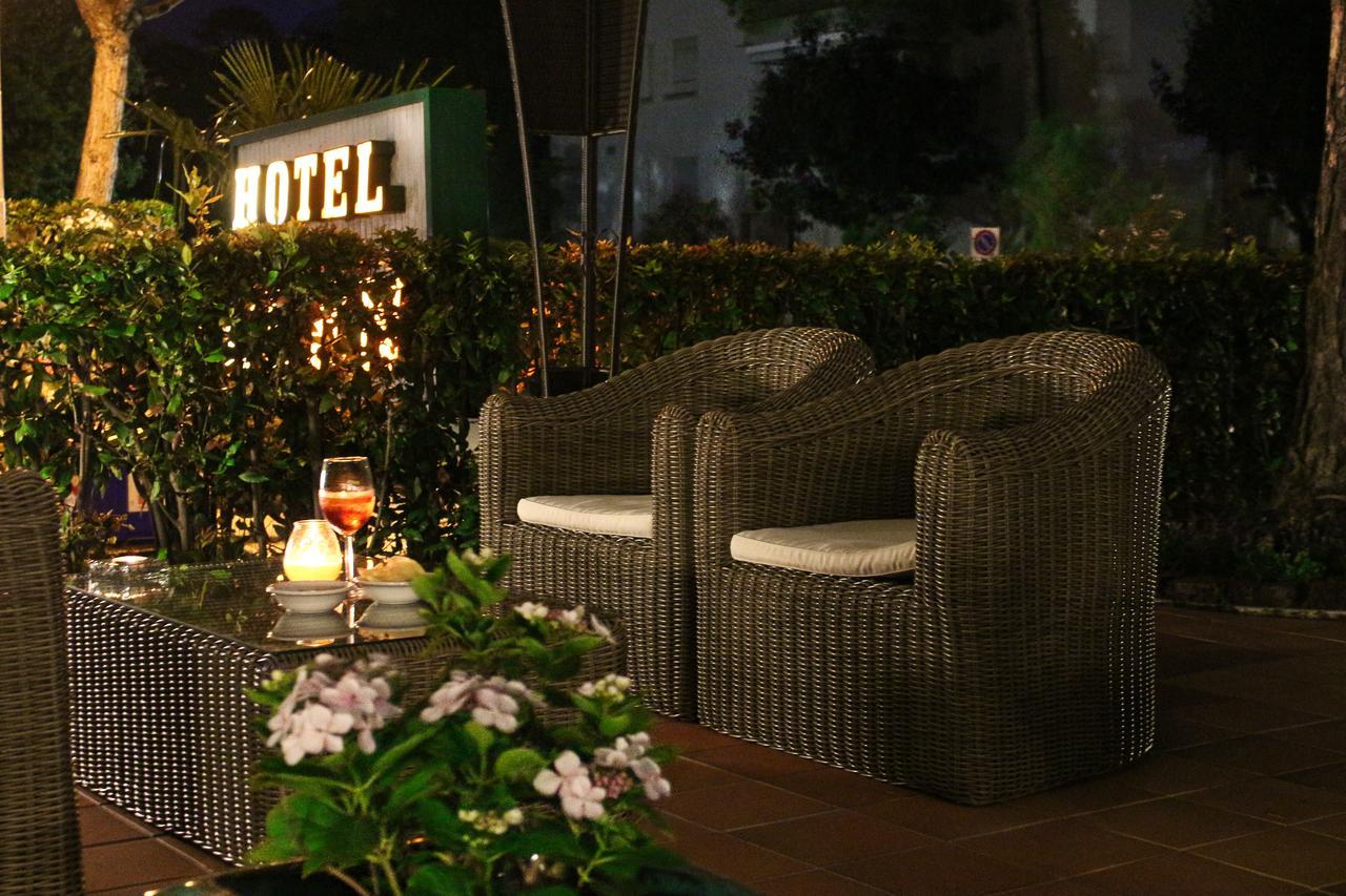 Hotel Eden ลินญาโน ซับเบียโดโร ภายนอก รูปภาพ