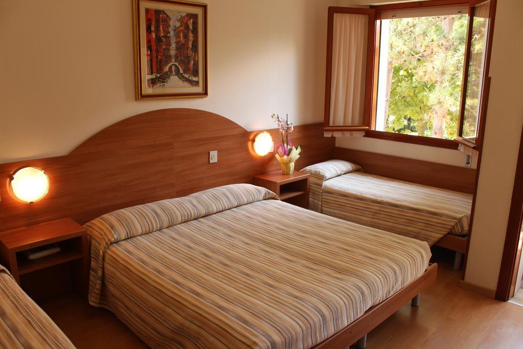 Hotel Eden ลินญาโน ซับเบียโดโร ห้อง รูปภาพ